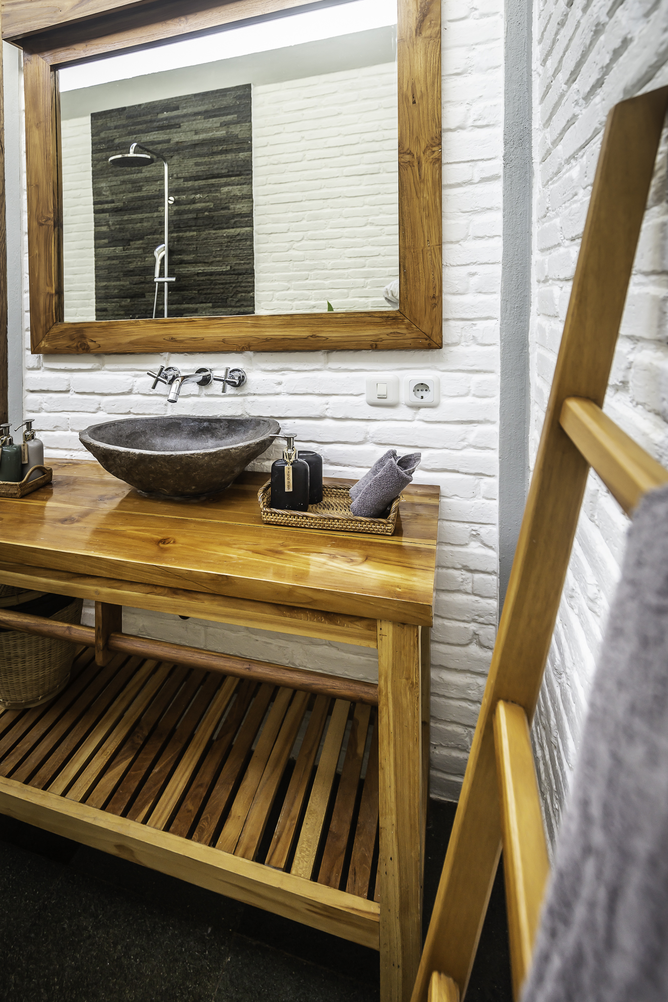 Driftwood private outdoor bathrooms