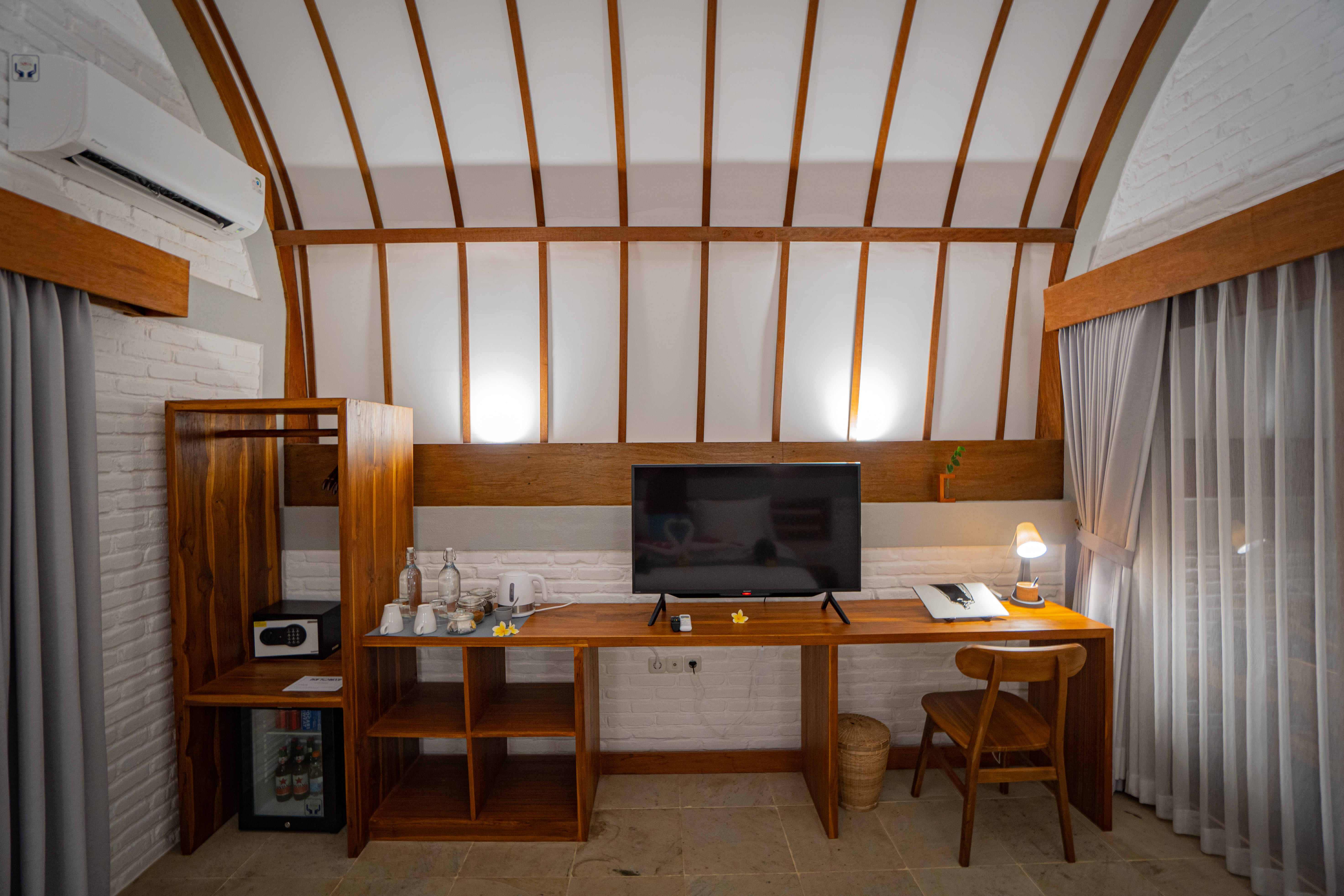 Terrace overlooking the pool